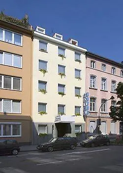 Diana Dusseldorf